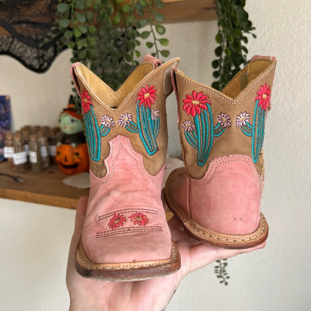 Toddler roper boots size 4